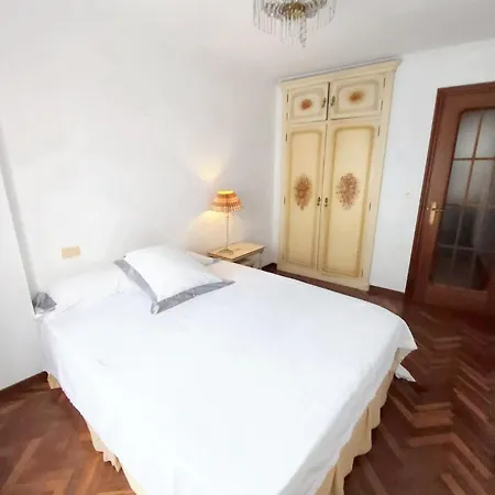 Spacious House With Terrace And Balcony In Σπίτι διακοπών *